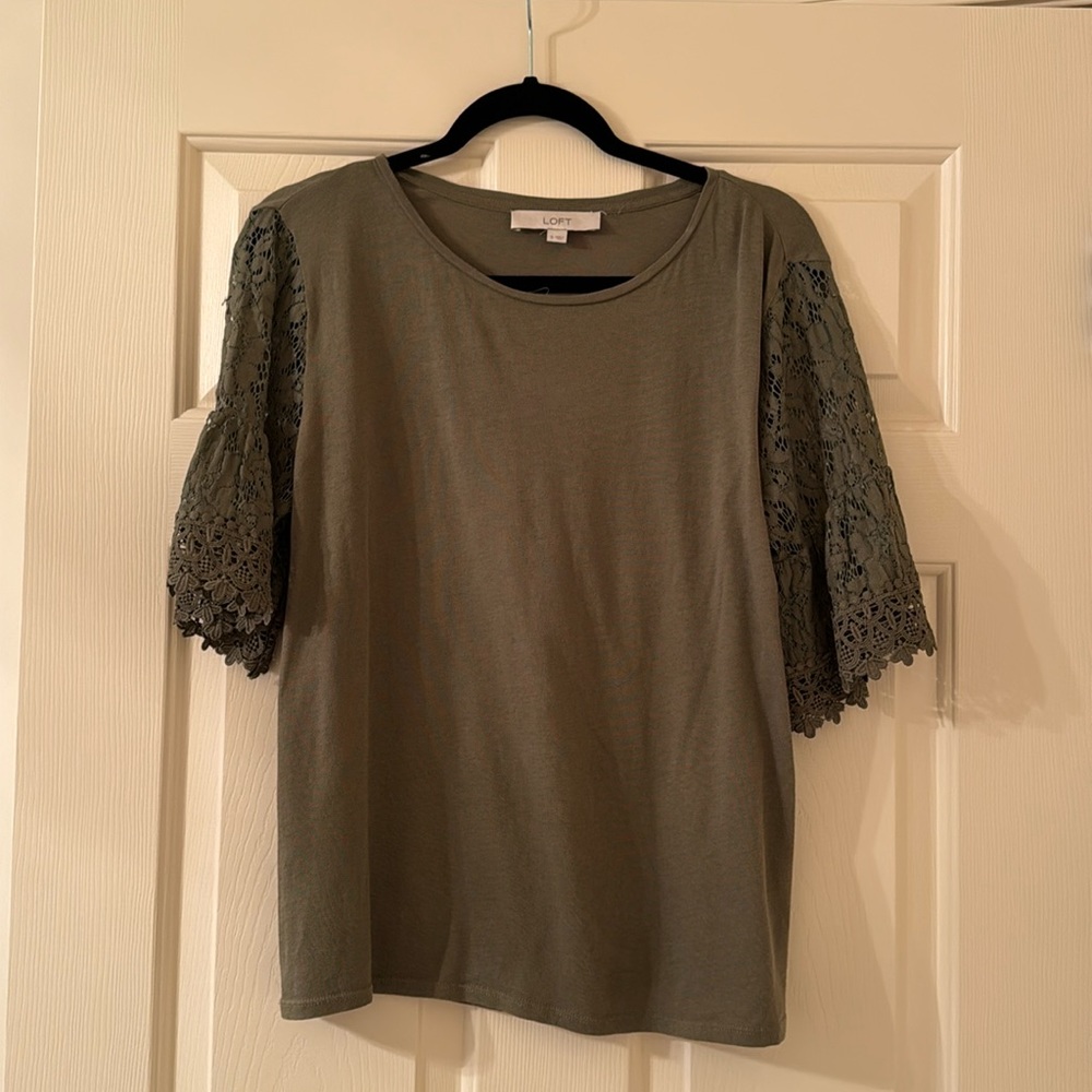 Loft tee with lace sleeves, size small